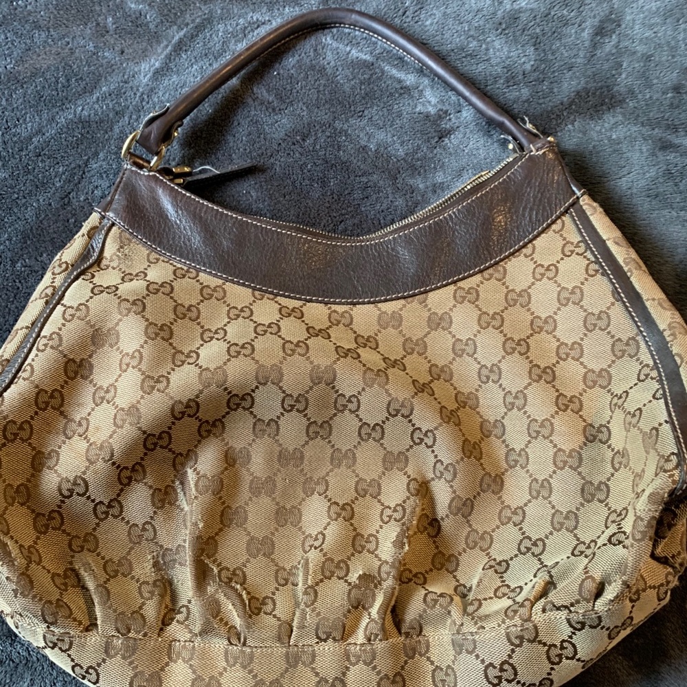 Used Gucci Hobo Handbag.
